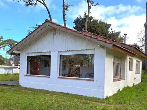 Casa + Dpto - Venta - Villa Gesell - Gas Natural - 973 m2 Lote