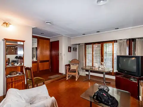 Casa 7 ambientes con 4 baños