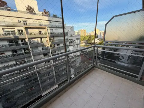 Avenida Teniente General Donato Álvarez 200