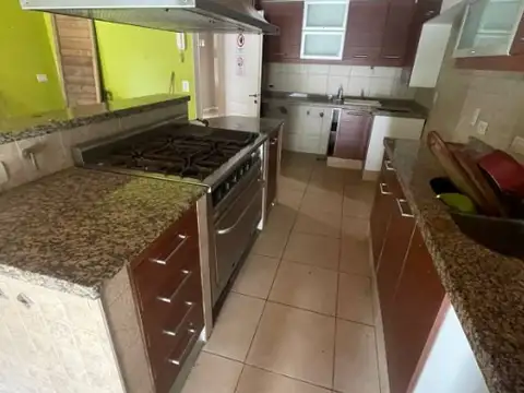 Casa 5 ambientes en Quilmes Oeste