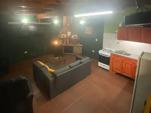 Casa 5 ambientes con 1 baño