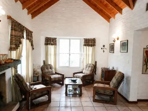 Casa 5 ambientes con 3 baños