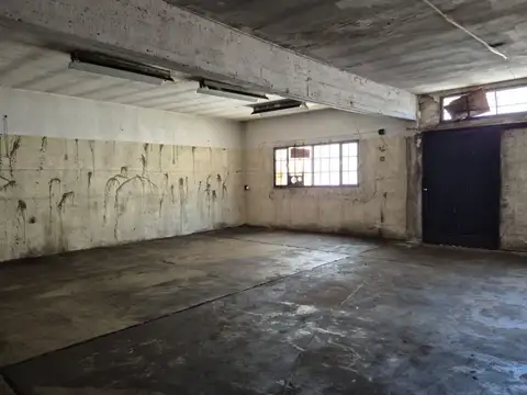 Galpon en Venta 30  mts Fondo
