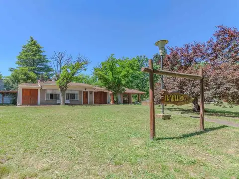 Barrio cerrado Los Ombues, Calle 1453 100