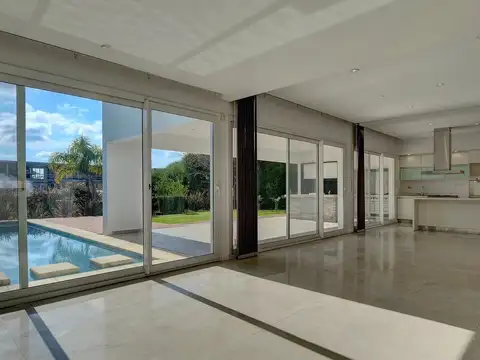 Casa en Alquiler al Este