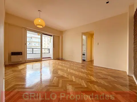 Av. del Libertador 8320. Departamento dos ambientes. Impecable. Con balcón. Bajas expensas. Muy luminoso.