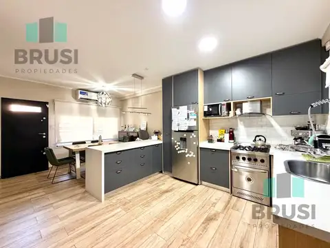 Depto Tipo Casa en Venta en Lomas de Zamora, USD 199.000