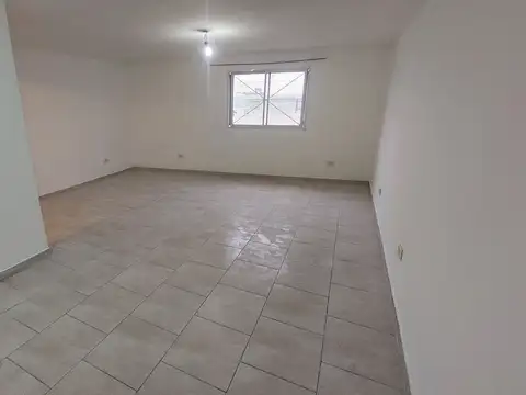 Monoambiente 36m2. Servicios incluidos. Sin expensas  