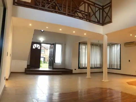 Casa 6 ambientes con 3 baños