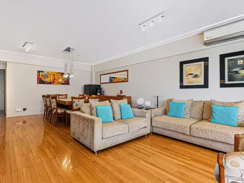 Venta piso de 4 ambientes con cochera en Caballito 