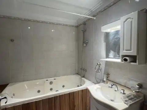 Depto Tipo Casa en Venta con 1 cocheras