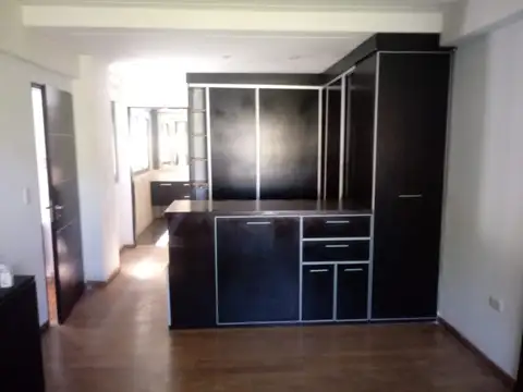 Casa en Alquiler con 1 cochera
