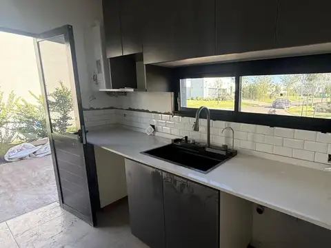 Venta Casa 3 Dormitorios San Ramon, Pilar del Este