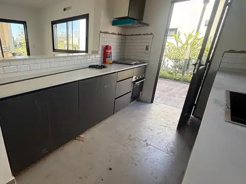 Venta Casa 3 Dormitorios San Ramon, Pilar del Este
