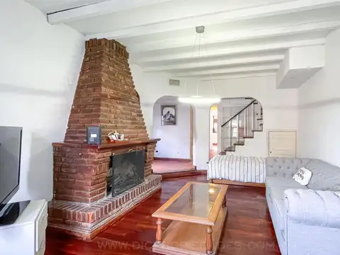 Casa en Venta con 2 cocheras