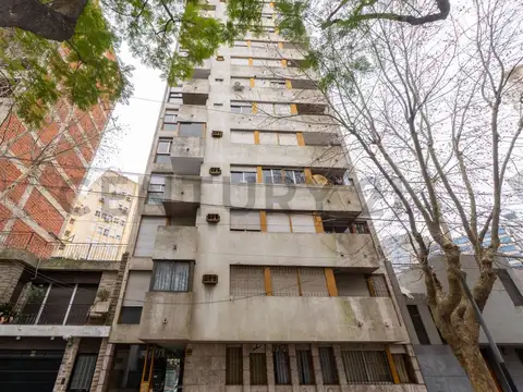 Departamento en VENTA tres dom. con balcón - La Plata