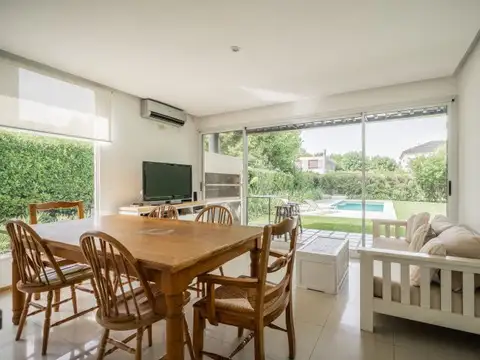 Casa en Venta con 1 cochera