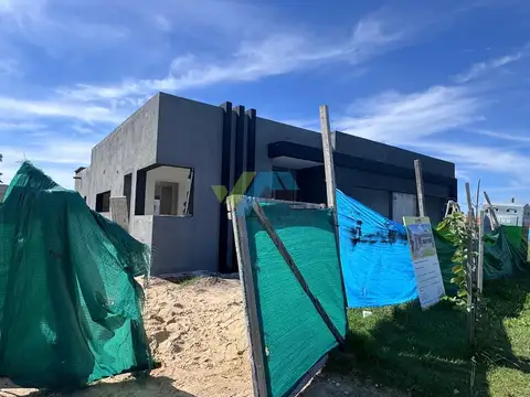 Casa 5 ambientes con 4 baños