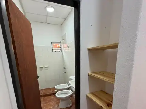 Casa en Alquiler con 2 cocheras