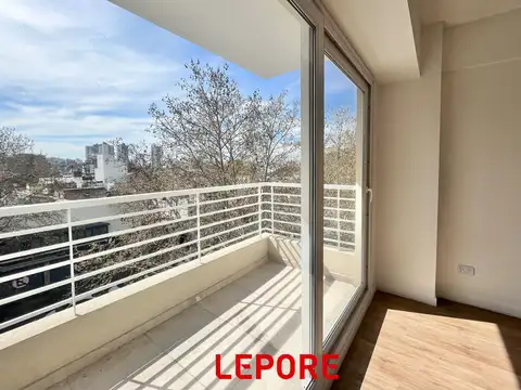 AV. PUEYRREDON, HONORIO, DR. 1800, Piso 5