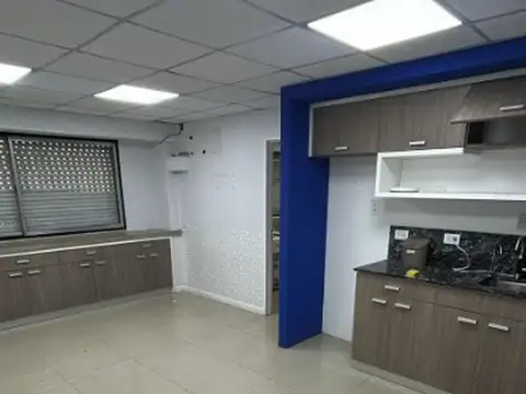 Oficina 4 ambientes con 3 baños