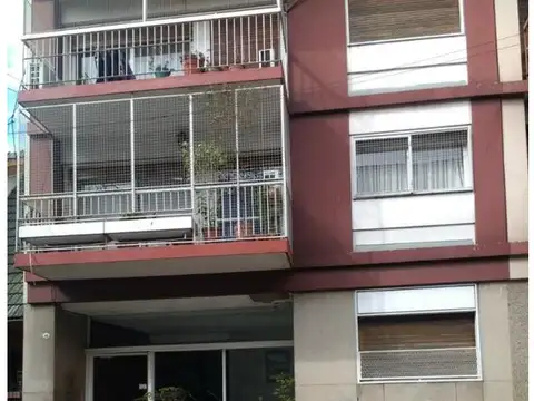 SEMIPISO DE 3 AMBIENTES CON BALCON EN FLORESTA