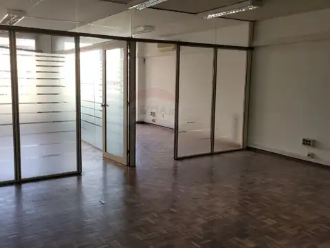 VENTA OFICINA CIUDAD VIEJA EDIFCIO PLAZA MAYOR