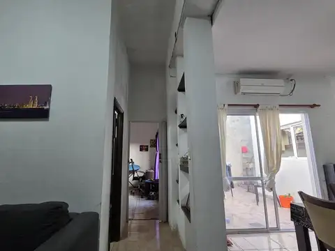 VENTA Casa de 2 dormitorios con patio y terraza en Nuestra Señora de Lourdes - Rosario