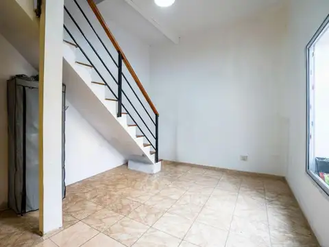 VENTA Casa de 2 dormitorios con patio y terraza en Nuestra Señora de Lourdes - Rosario
