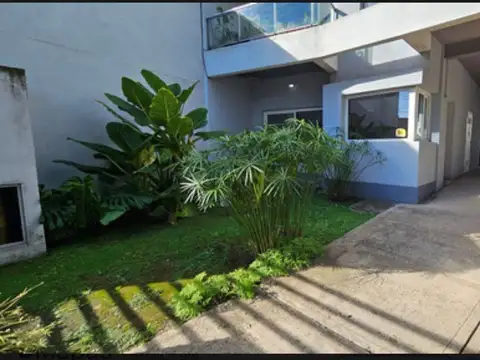 Venta 2 Ambientes. Amplios. Balcón. Luminoso. Bernal