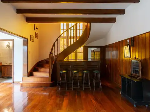 Casa 5 ambientes con 2 baños