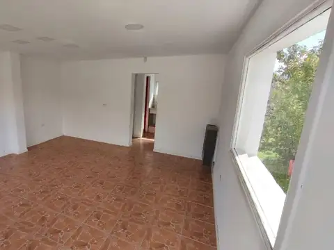 Local en Alquiler en Dina Huapi, $ 800.000