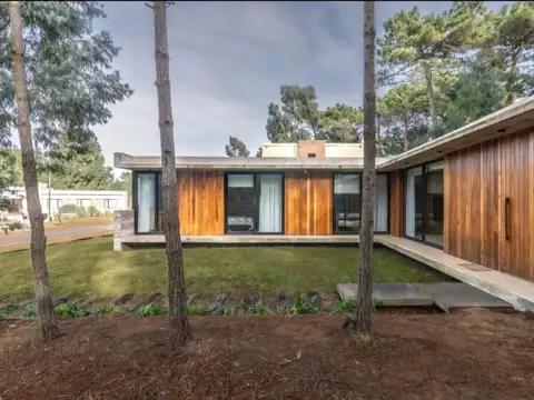 Casa a estrenar 5 ambientes en Pinamar Alamos