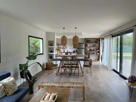 Casa 4 ambientes con 3 baños