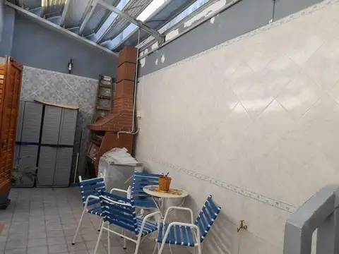 Depto Tipo Casa 3 ambientes con 2 baños