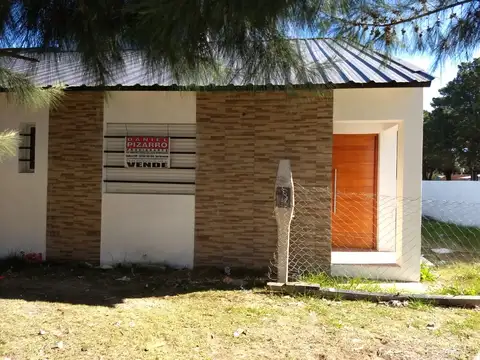 CASA A ESTRENAR - 2 DORMITORIOS - COCHERA !!