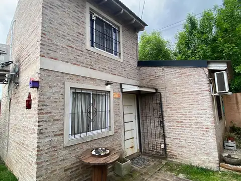 PILAR CASA MODERNA 3 AMB COCHERA Y JARDIN