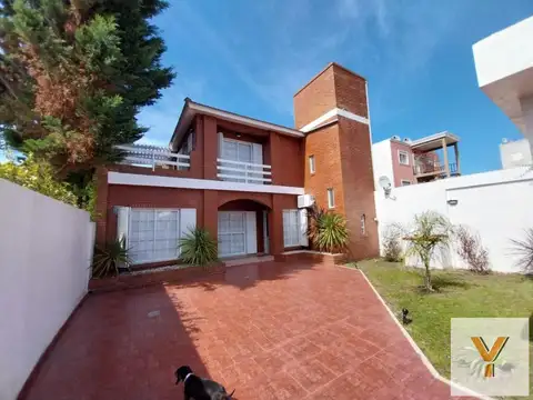 PH en venta - 3 Dormitorios 2 Baños - Santa Teresita