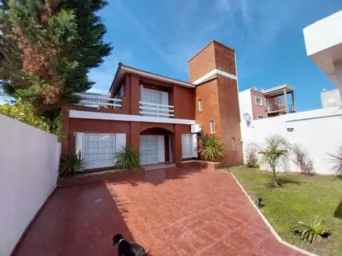 PH en venta - 3 Dormitorios 2 Baños - Santa Teresita