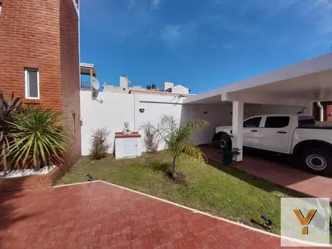 Depto Tipo Casa en Venta de 3 dormitorios