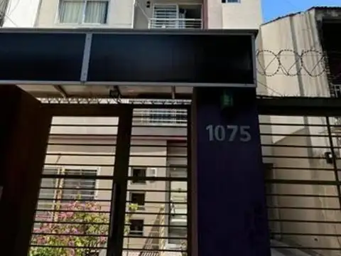 2 AMBIENTES AL FRENTE CON COCHERA