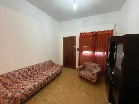 Depto Tipo Casa en Venta 52 años