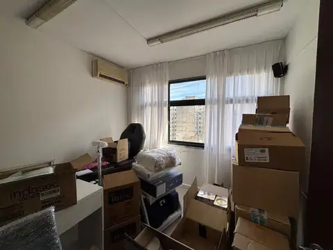 Oficina 5 ambientes con 1 baño