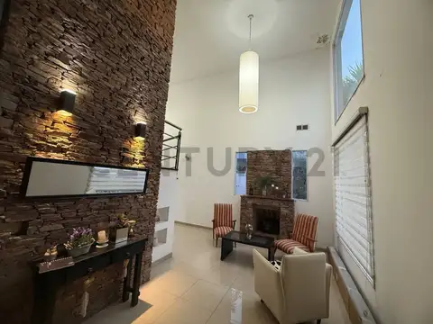 Atahualpa 100, Piso 0