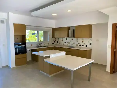 Casa en Venta en Countries y Barrios Cerrados en Escobar, USD 420.000