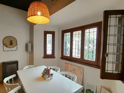 FLORIDA MITRE - CHALET ESTILO INGLÉS DE 4 AMB EN DOS PLANTAS, CON PATIO Y GARAGE!