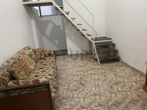 Departamento de 2 ambientes más entrepiso San Cristóbal.