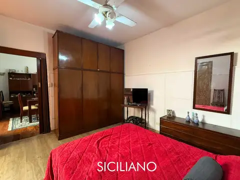 Depto Tipo Casa en Venta 50 años