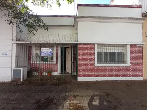 Alquiler casa 18 (50 y 51) solo cpmercial/instituciones