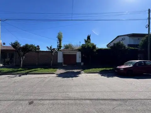 Lote 800 m2, con vivienda zona industrial Ituzaingó
